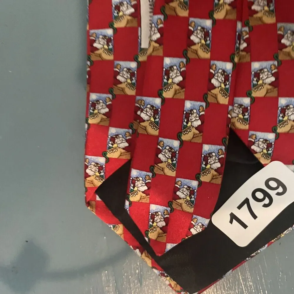 Christmas Tie Red Santa 100% Silk Hallmark Design‎ Collection Holiday